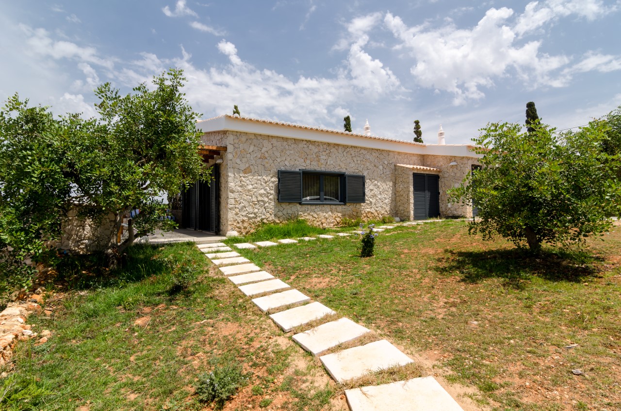 Casa Colmo - 3 bedroom holiday villa to rent in Ferragudo - Algarve